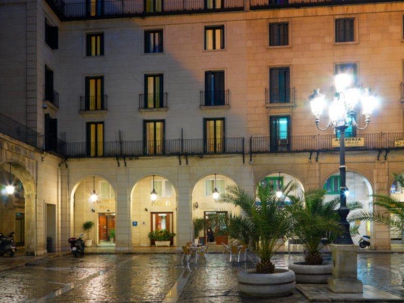 Eurostars Mediterranea Plaza Hotel 4*